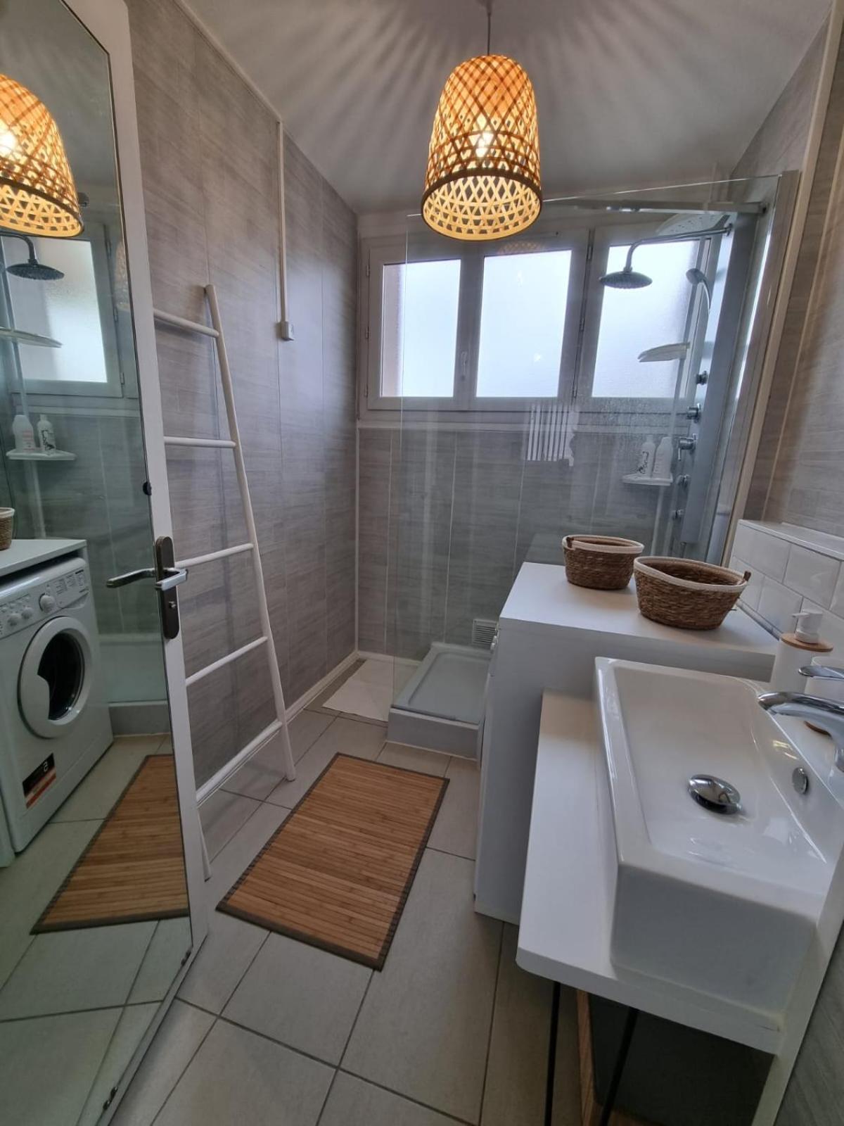 Appartement T3 Lumineux Avec Garage *
